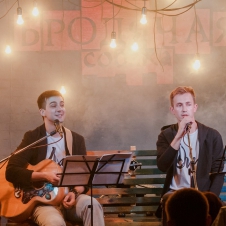 Квартирник с Виталием Гудковым и Антоном Войналовичем.